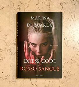 Dress code rosso sangue: al via il book tour Sicilia 2022 di